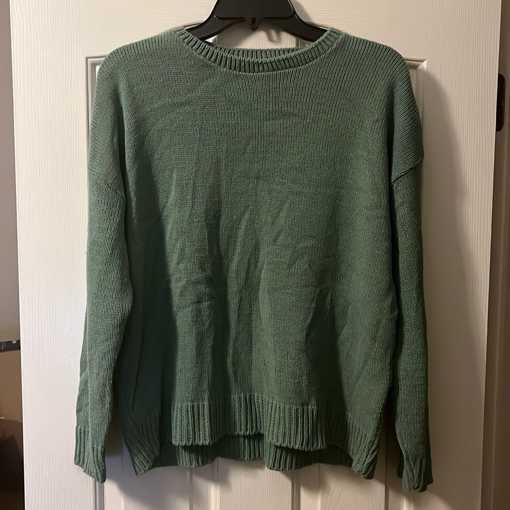 Nasty Gal EUC light green long sleeved sweater size M